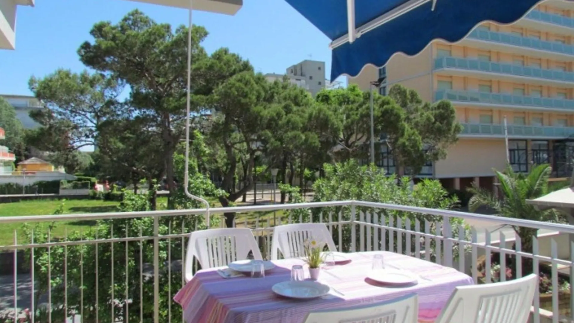 Space And Comfort With Private Beach Place Bibione 0*,