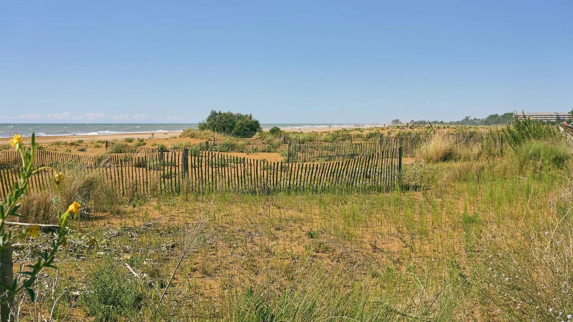 Space And Comfort With Private Beach Place Bibione 0*,  Italy